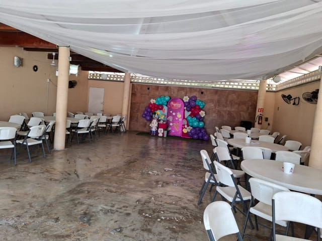 Salón decorado para cumpleaños infantil